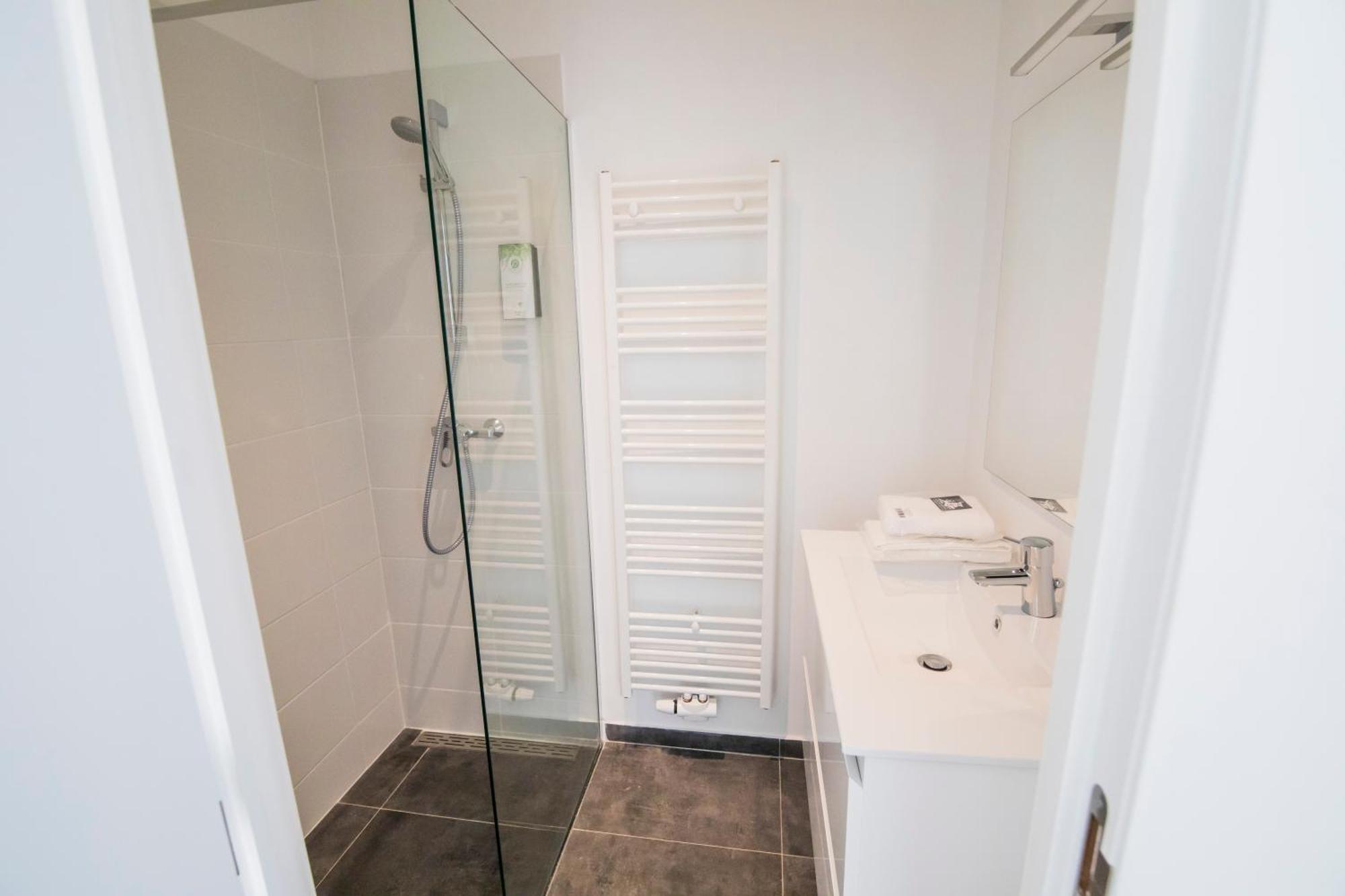 Travelease - Midi Bed and Breakfast Anderlecht Exteriör bild