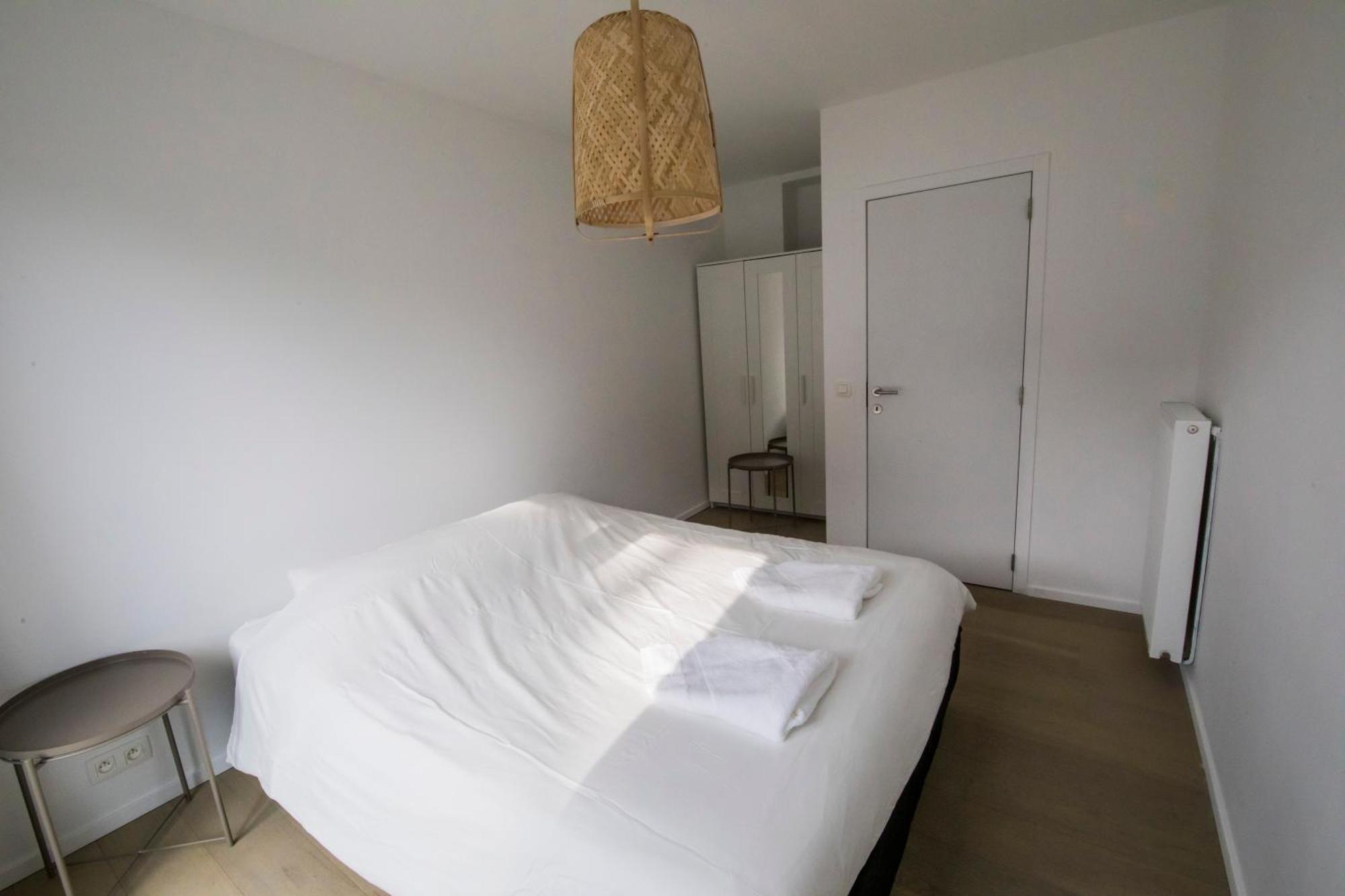 Travelease - Midi Bed and Breakfast Anderlecht Exteriör bild