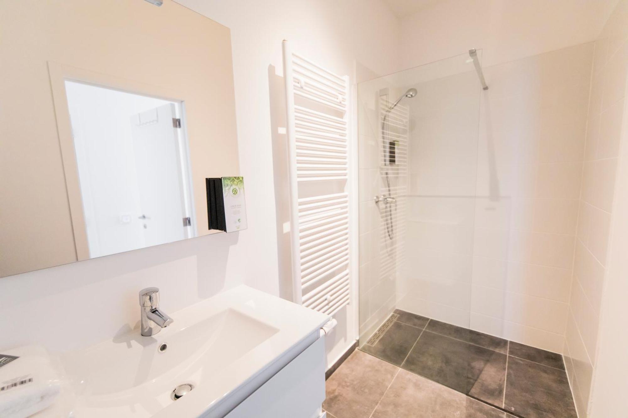 Travelease - Midi Bed and Breakfast Anderlecht Exteriör bild